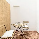 Modern Rustic Apartment In Graca By Lovelystay